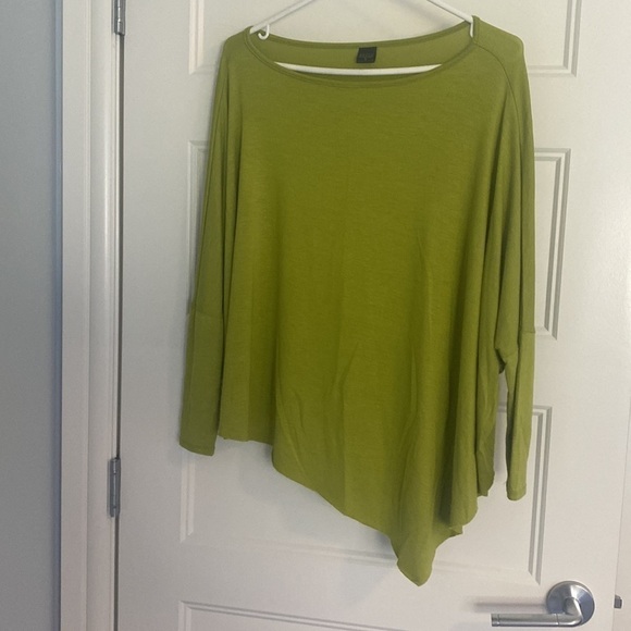 LONG sleeved asymmetrical poncho size small - Picture 4 of 5